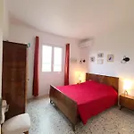 A Casa Di Loulou E Maria