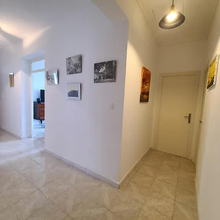 Lägenhet A Casa Di Loulou E Maria Furiani