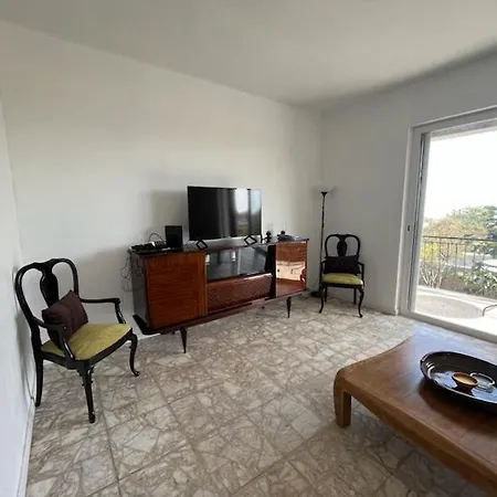 A Casa Di Loulou E Maria