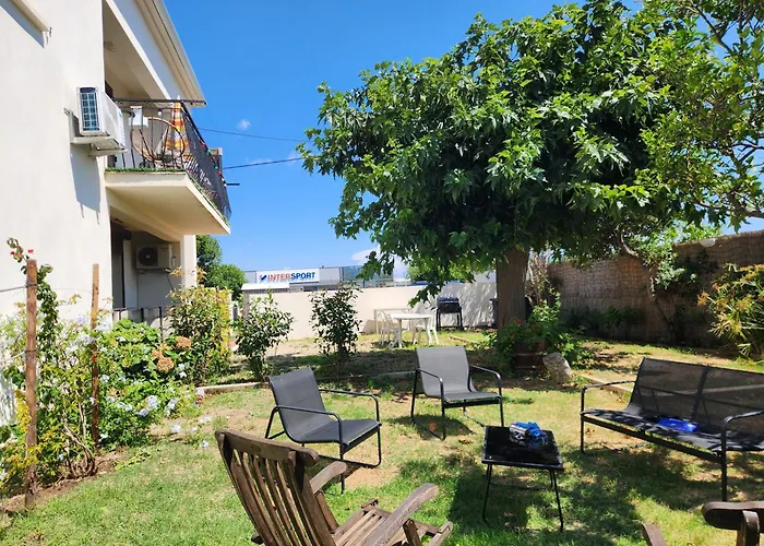 A Casa Di Loulou E Maria Furiani